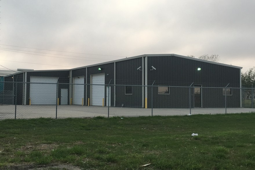 6717 Kram St, Corpus Christi, TX for lease - Building Photo - Image 3 of 13