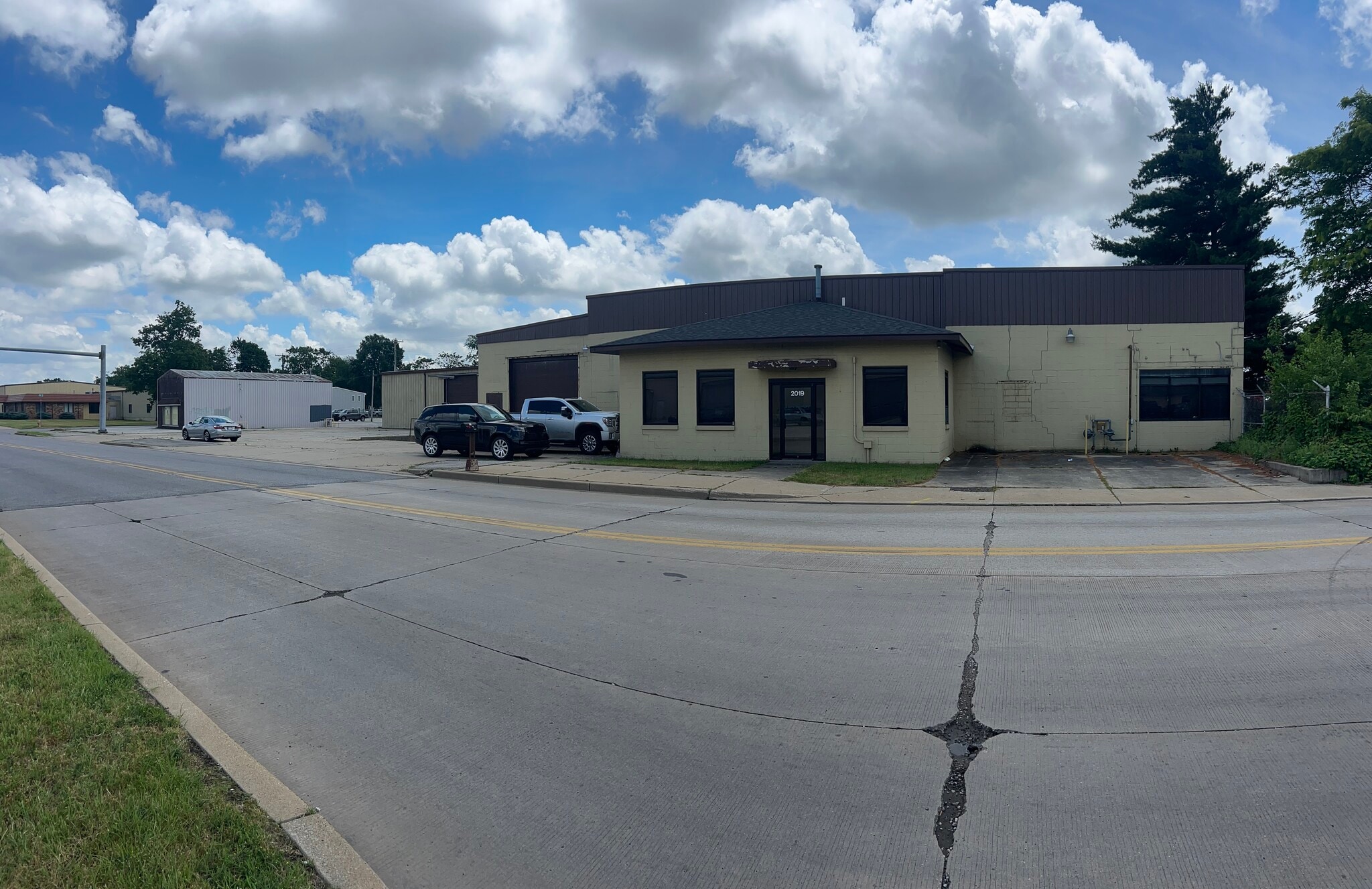 2019 W Lusher Ave, Elkhart, IN for sale Building Photo- Image 1 of 17
