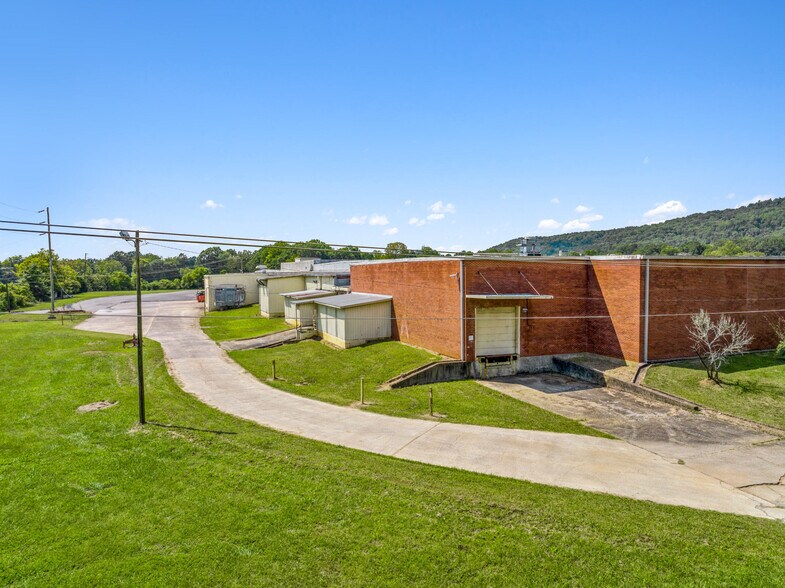 715 E 2nd St, Stevenson, AL à louer - Photo du bâtiment - Image 3 de 44