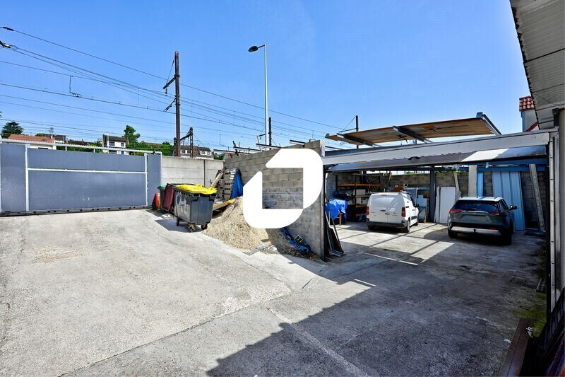 Flex in Savigny-sur-Orge for sale - Building Photo - Image 3 of 17
