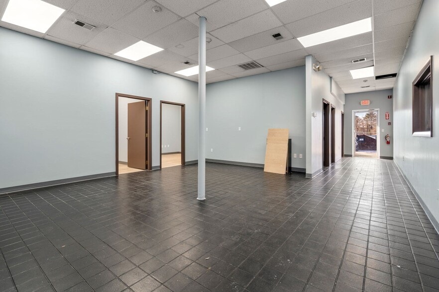 59-67 Tosca Dr, Stoughton, MA for lease - Building Photo - Image 3 of 7