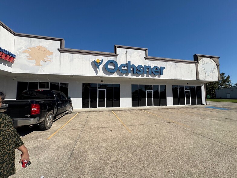 29437 S Frost Rd, Livingston, LA for lease - Building Photo - Image 3 of 7