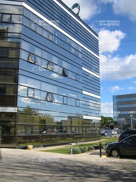 Office in Montpellier for lease - Building Photo - Image 3 of 13