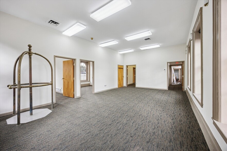 300 Pond St, Bristol, PA à vendre - Photo du bâtiment - Image 3 de 26