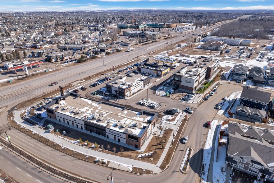 661 Wye Rd, Sherwood Park, AB à louer - Photo du bâtiment - Image 2 de 4