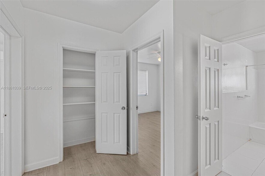 8031 Hawthorne Ave, Miami Beach, FL à vendre - Photo intérieure - Image 2 de 29