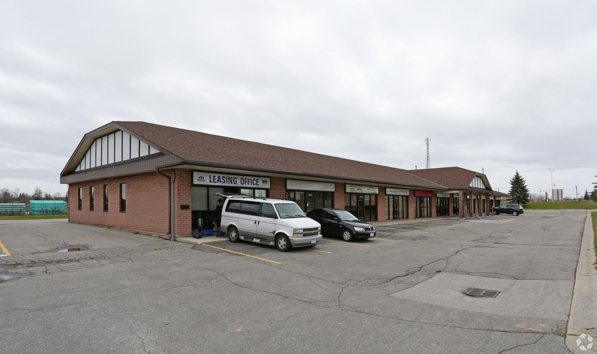 4023 Meadowbrook Dr, London, ON for sale Primary Photo- Image 1 of 1