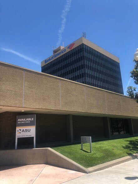 1430 Truxtun Ave, Bakersfield, CA à louer - Photo du bâtiment - Image 3 de 16