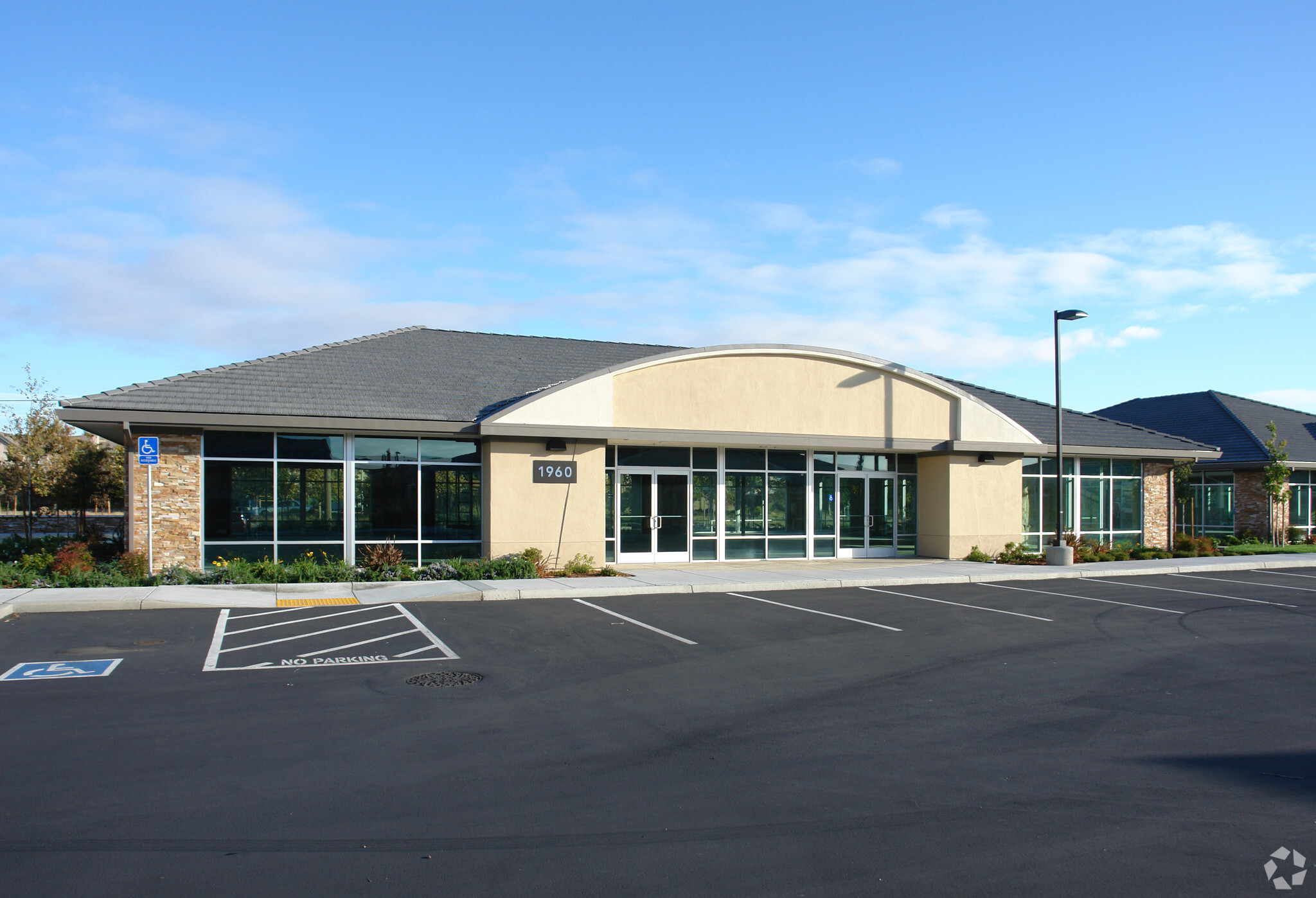 1960 Del Paso Rd, Sacramento, CA for lease Primary Photo- Image 1 of 5