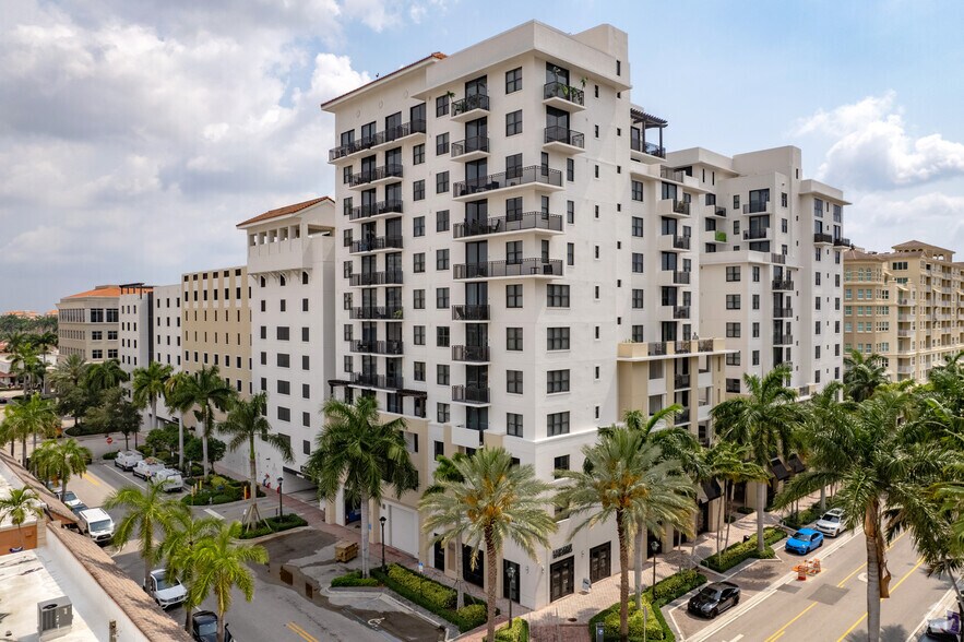 9 Plaza Real S, Boca Raton, FL à louer - Photo du bâtiment - Image 2 de 51