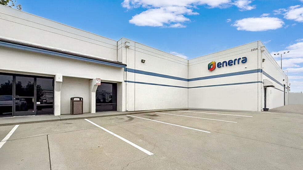 2259 S Vista Ave, Bloomington, CA for sale - Building Photo - Image 2 of 6