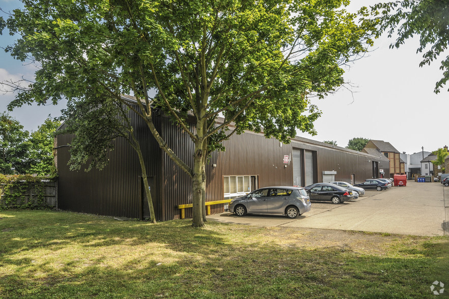 Church St, Ware à louer - Photo principale - Image 1 de 3