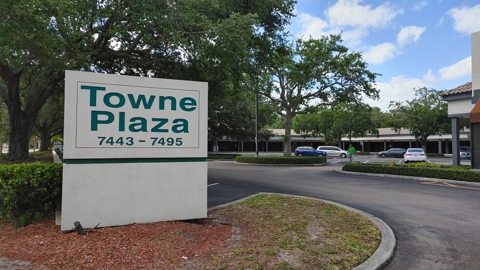 7443-7495 N University Dr, Tamarac, FL for lease - Building Photo - Image 3 of 10