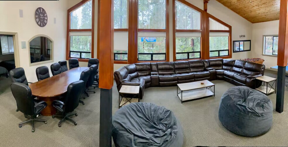 41441 CA-168, Shaver Lake, CA à vendre - Photo du bâtiment - Image 2 de 22