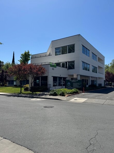 55 1st St, Lakeport, CA for lease - Building Photo - Image 2 of 9