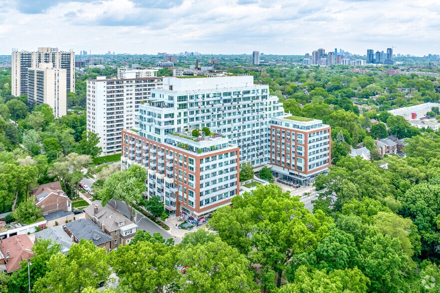 1830 Bloor St W, Toronto, ON à vendre - Aérien - Image 3 de 3