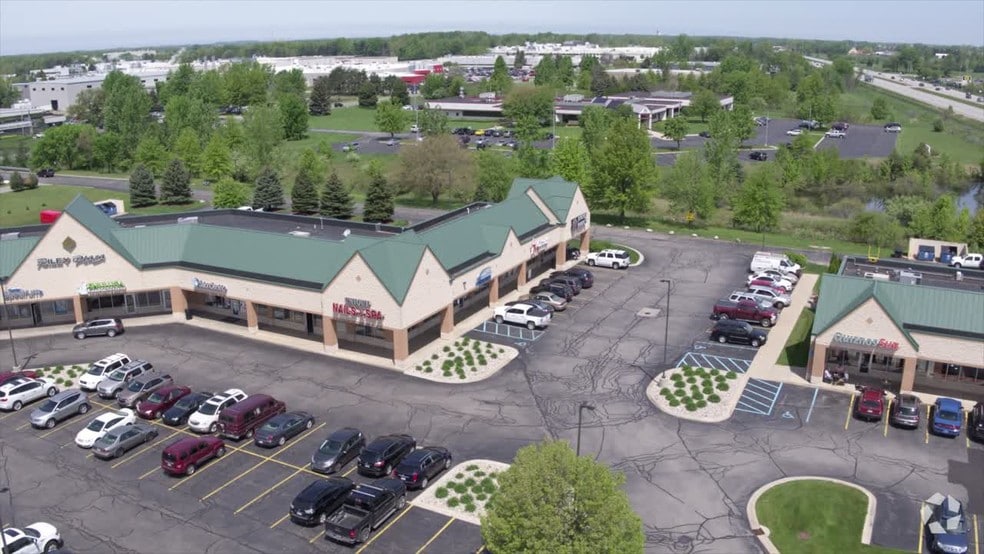 12719 Riley St, Holland, MI à vendre - Vidéo réalisée avec un drone - Image 2 de 8