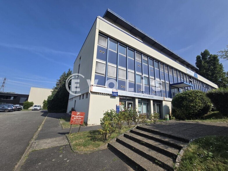Bureau dans Palaiseau à louer - Photo du bâtiment - Image 2 de 8