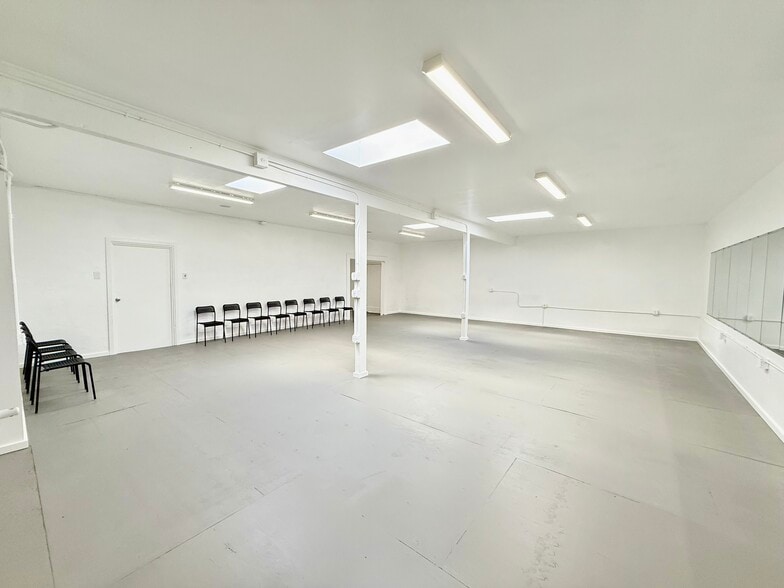 6026 Bernhard Ave, Richmond, CA à louer - Photo du bâtiment - Image 3 de 7