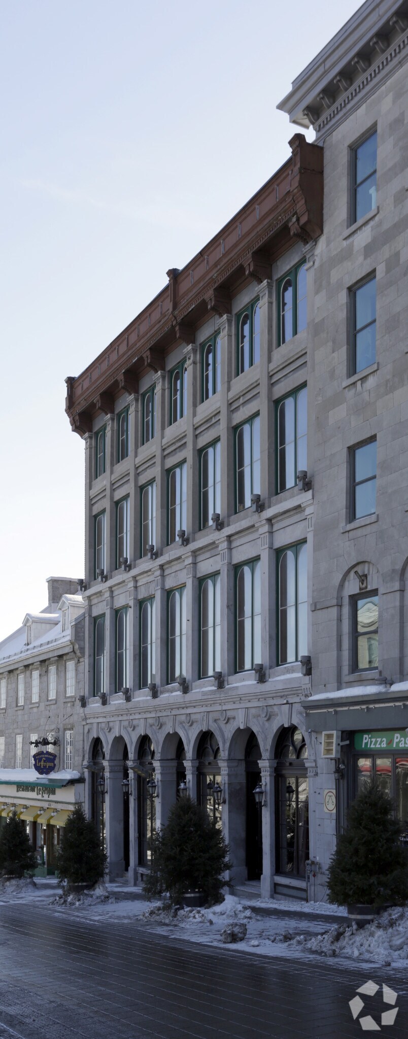 438-442 Pl Jacques-Cartier, Montréal, QC for sale Primary Photo- Image 1 of 1