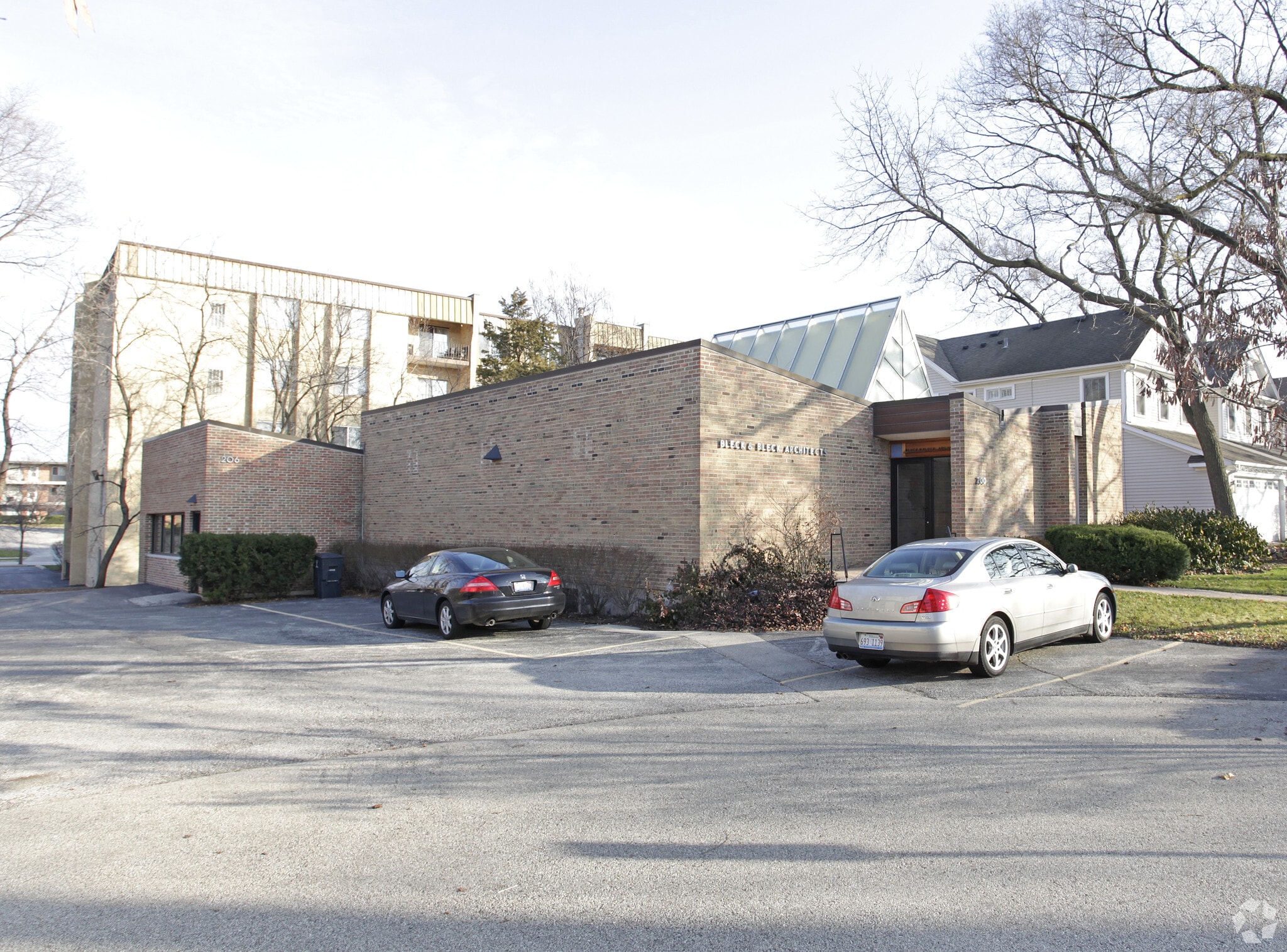 200-206 E Church St, Libertyville, IL for lease Primary Photo- Image 1 of 7