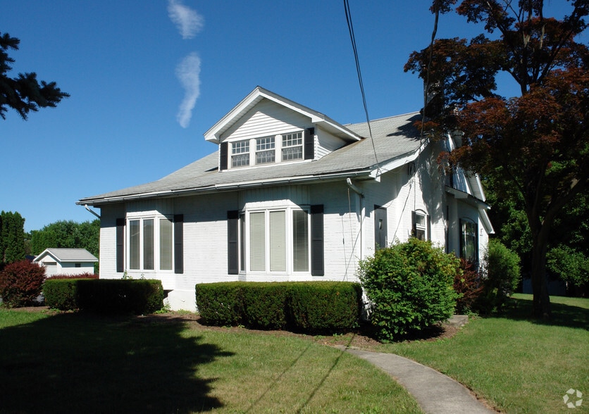 2851 W Emaus Ave, Allentown, PA for sale - Primary Photo - Image 1 of 88