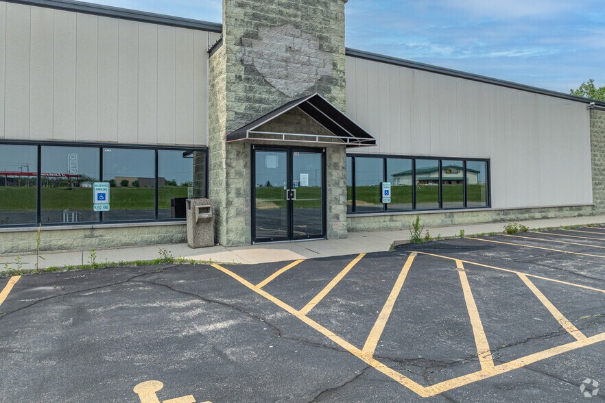 969 N Peace Rd, Dekalb, IL à vendre - Photo du bâtiment - Image 3 de 5