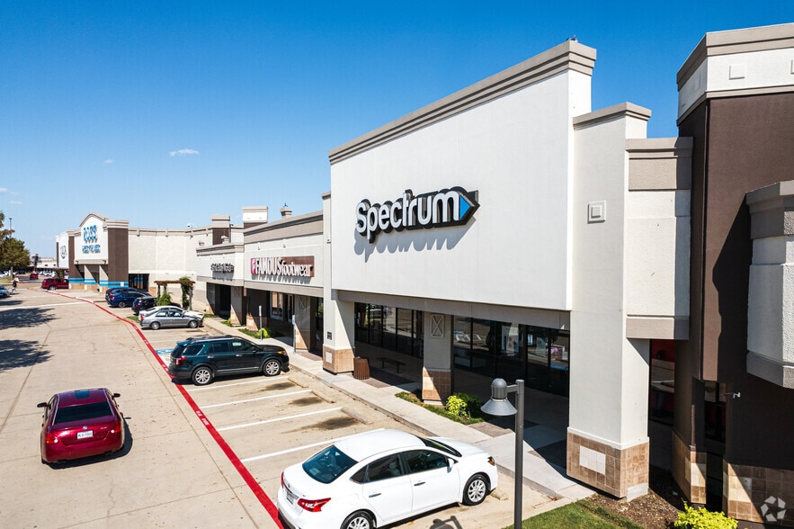 2600-2722 N Josey Ln, Carrollton, TX for lease - Building Photo - Image 3 of 13