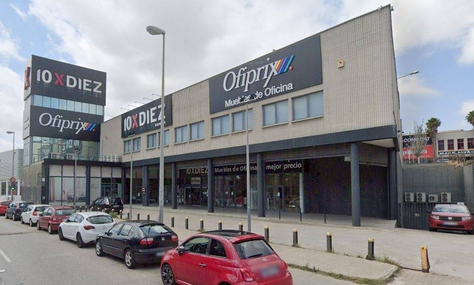 Retail in Badalona, Barcelona for lease Building Photo- Image 1 of 5