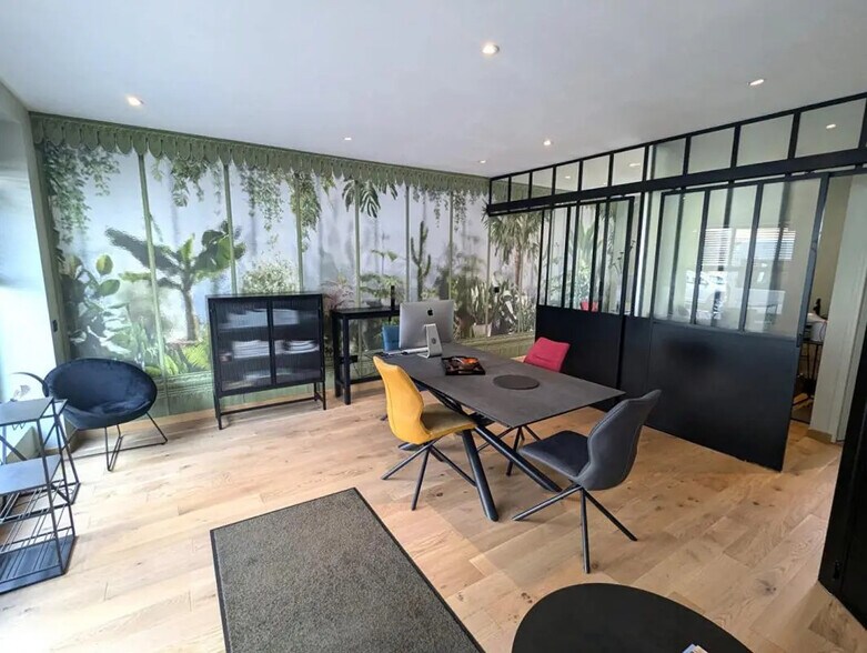 Flex in Blois for sale - Building Photo - Image 3 of 9