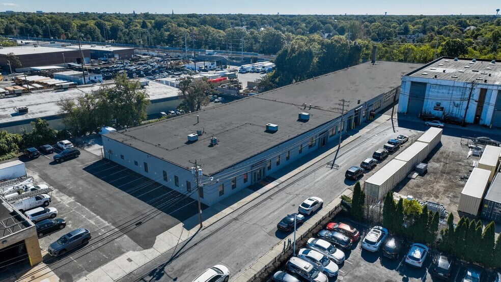 50 Nassau Terminal Rd, New Hyde Park, NY à louer - Photo du bâtiment - Image 2 de 4