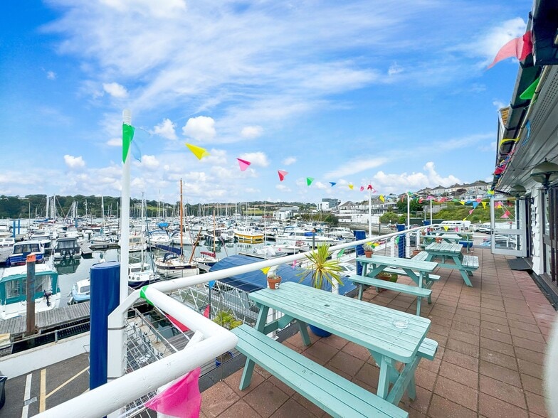 49 North Parade, Falmouth for lease - Building Photo - Image 2 of 3