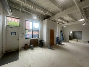 4147 N Ravenswood Ave, Chicago, IL for lease Interior Photo- Image 1 of 12