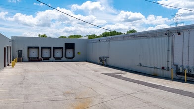 4609-4801 W Woolworth Ave, Milwaukee, WI for lease Building Photo- Image 1 of 1