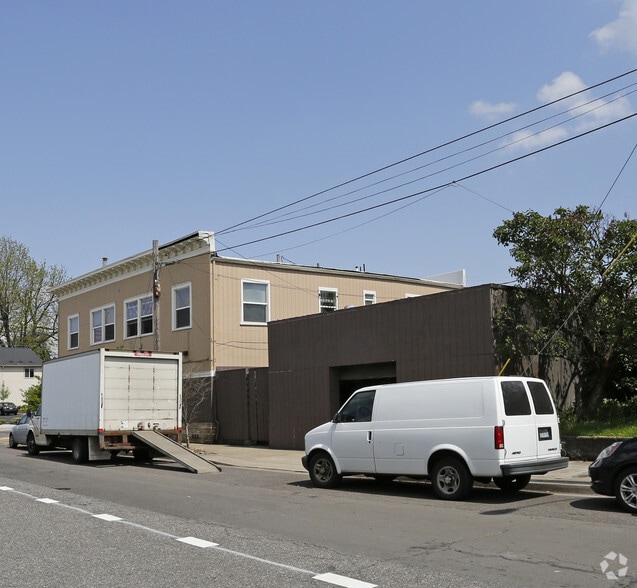 1032 N Killingsworth St, Portland, OR à vendre - Photo du bâtiment - Image 3 de 10