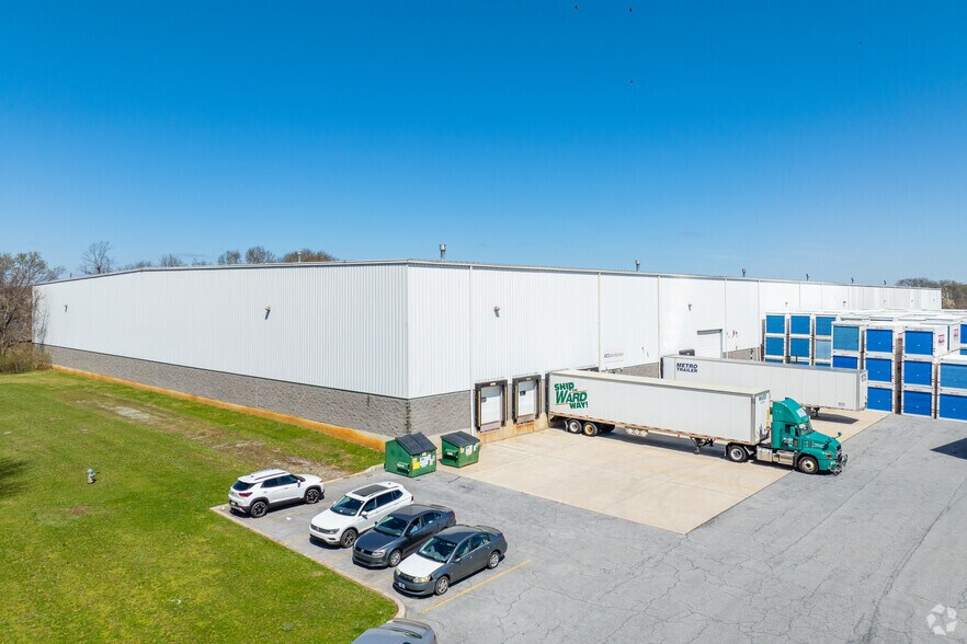 1011 Aip Dr, Middletown, PA à louer - Photo du bâtiment - Image 2 de 5