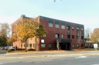 370 Ch de Chambly, Longueuil, QC for lease Building Photo- Image 2 of 8