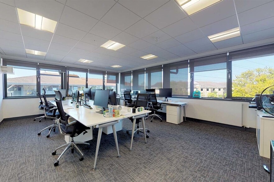 Kingsfield Clos, Northampton for lease - Building Photo - Image 2 of 2