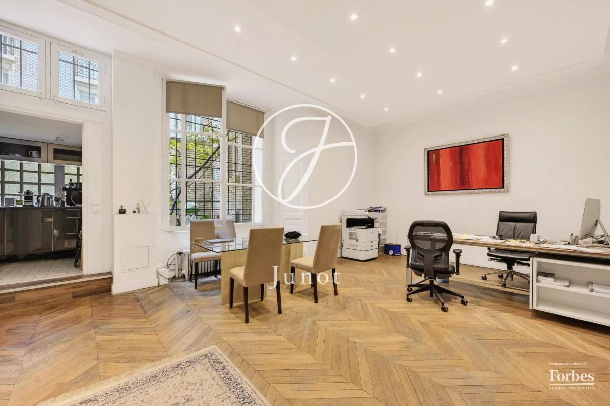 Office in Paris for sale Interior Photo- Image 1 of 20