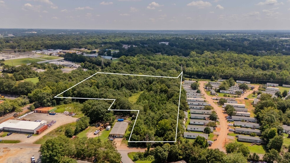 Dixie Cir, Greenville, SC for sale - Building Photo - Image 2 of 6