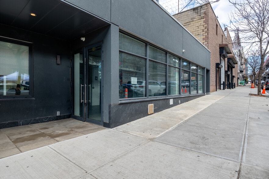 349 Kent Ave, Brooklyn, NY for lease - Building Photo - Image 1 of 42