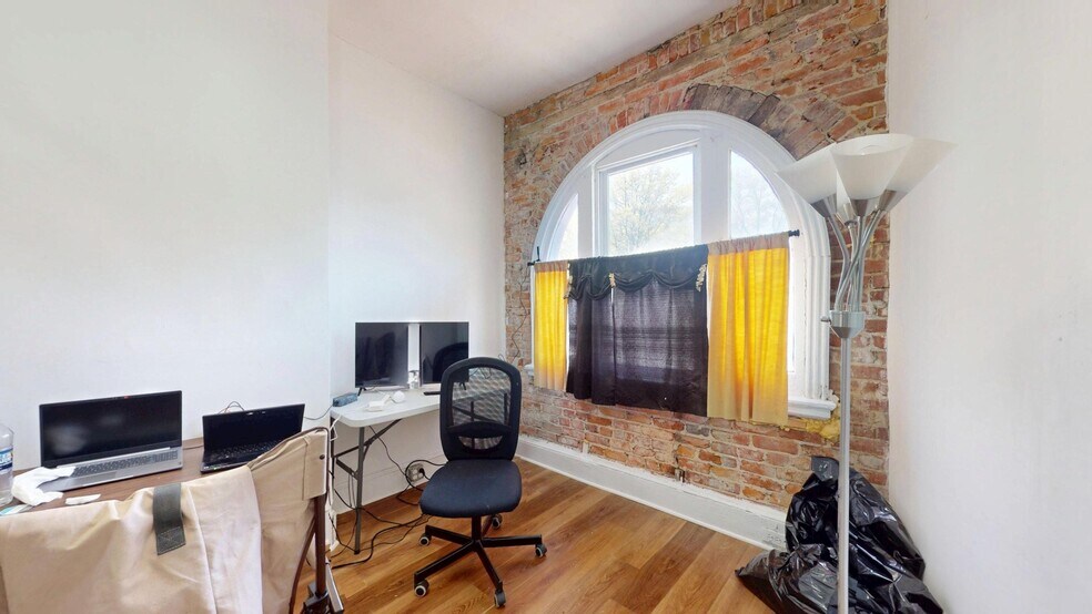 505 Florida Ave NW, Washington, DC à vendre - Photo du bâtiment - Image 2 de 11