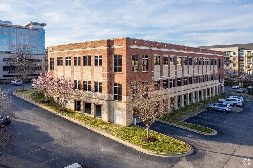 317 Seven Springs Way, Brentwood, TN à louer - Photo du bâtiment - Image 3 de 7