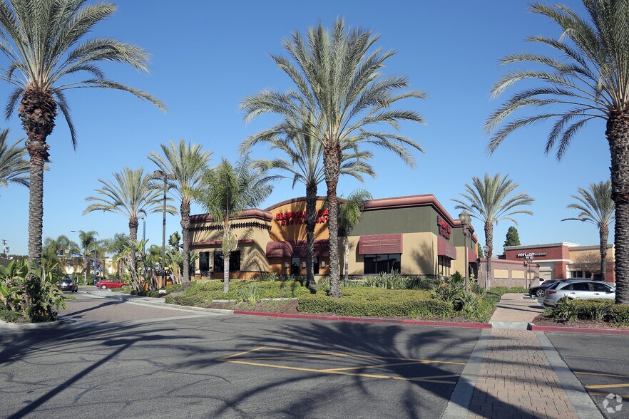 12000 Lakewood Blvd, Downey, CA à louer - Photo du bâtiment - Image 1 de 3