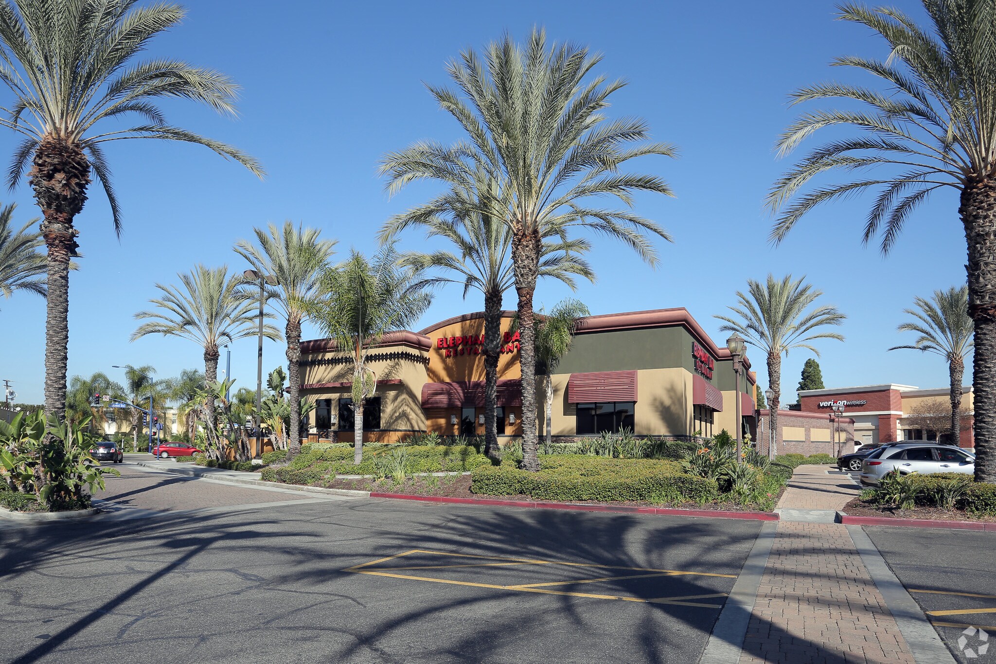 12000 Lakewood Blvd, Downey, CA à louer Photo du bâtiment- Image 1 de 4