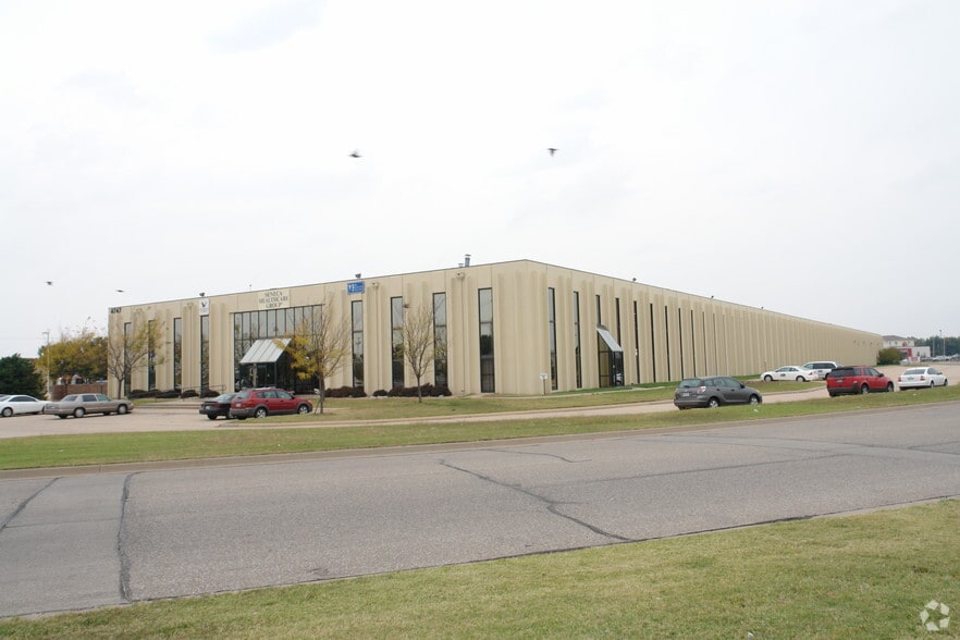 4727 S Emporia, Wichita, KS for lease - Building Photo - Image 3 of 10