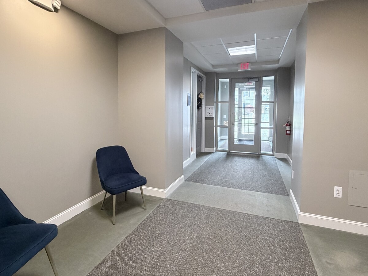 1310 S Main St, Ann Arbor, MI 48104 - Unit 0 - - Interior Photo - Image 2 of 8