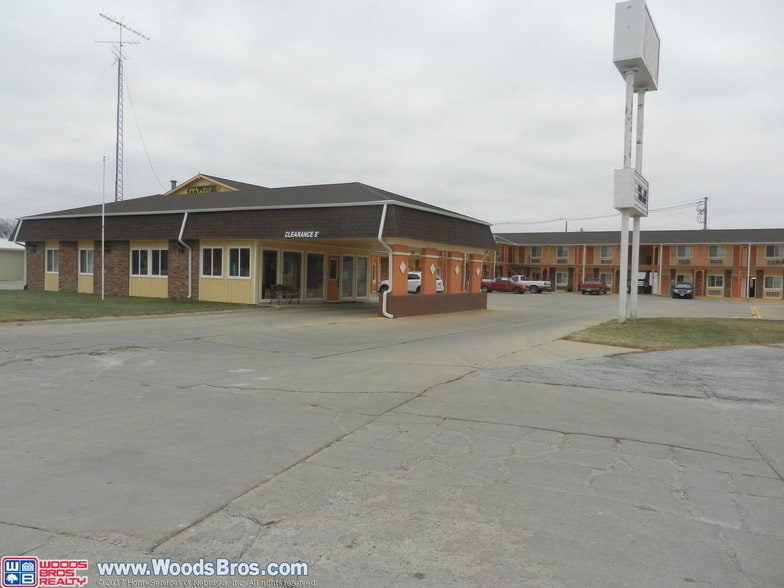 1515 Blue Acres St, Crete, NE for sale - Primary Photo - Image 1 of 9