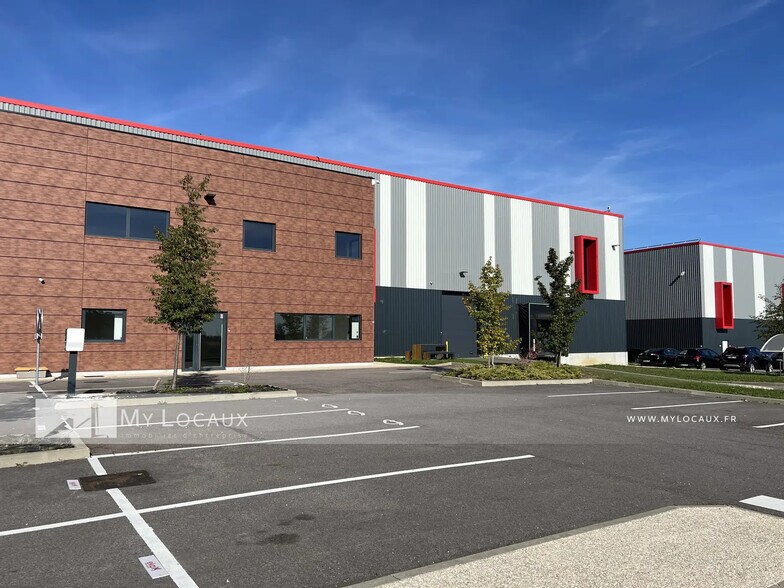 Industrial in Le Thillay for lease - Building Photo - Image 2 of 7