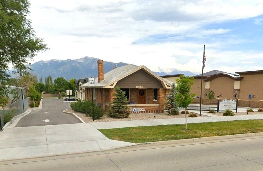 10923 S Redwood Rd, South Jordan, UT à vendre - Photo du bâtiment - Image 2 de 6